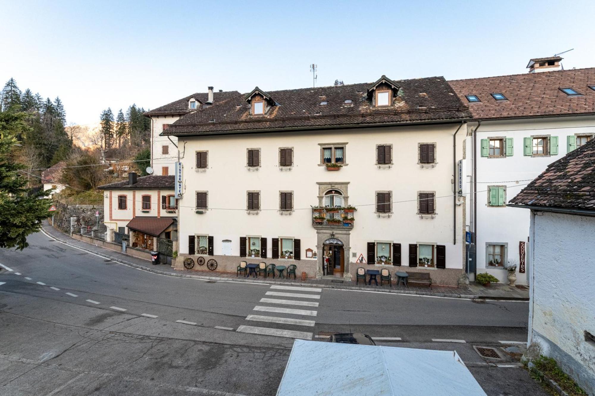 Albergo Alle Alpi Comeglians Luaran gambar